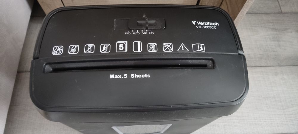 Niszczarka nowa czarna