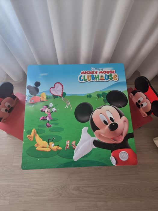 Mesa e 2 cadeiras de madeira Mickey