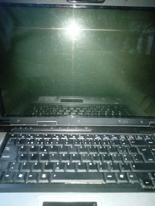 Laptop445080741872947202