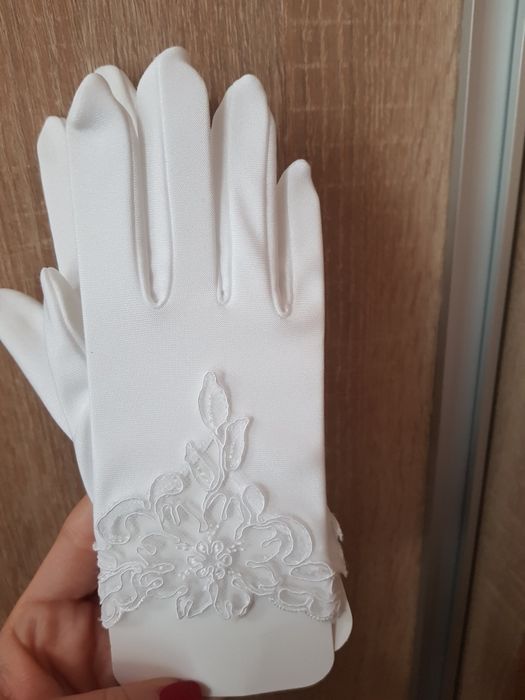Sprzedam rekawiczki do komunii