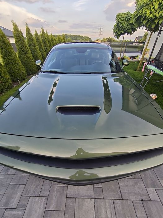 Dodge Challenger maska przód  OEM oryginał