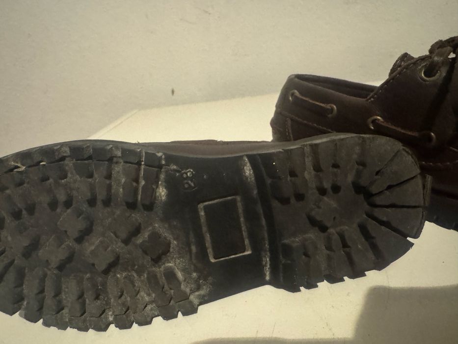 Sapatos de vela em pele