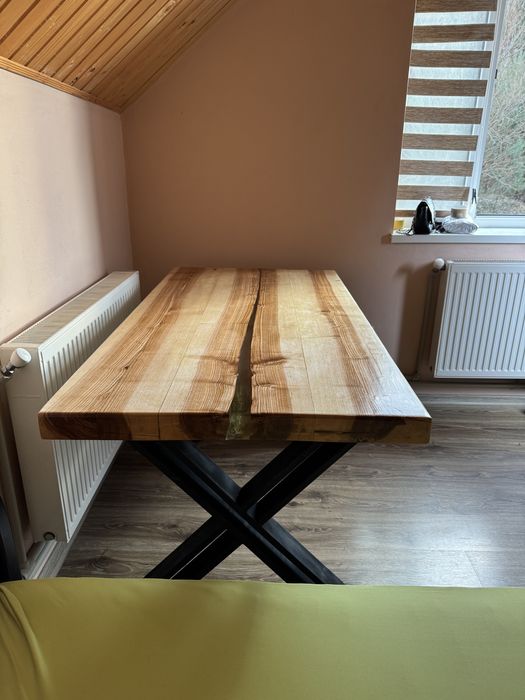 Унікальний компютерний стіл з епоксидною заливкою Ясень