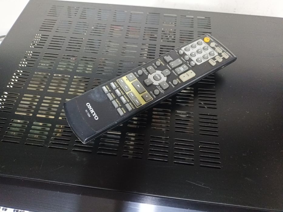 ONKYO TX-8255 amplituner 2.1 pilot