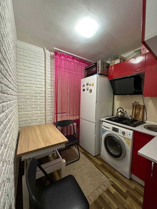 Продаж 1-кімнатної квартири гостиничного типу в затишному районі