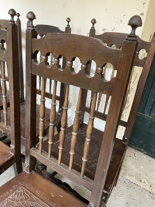 Conjunto 8 cadeiras antigas em madeira