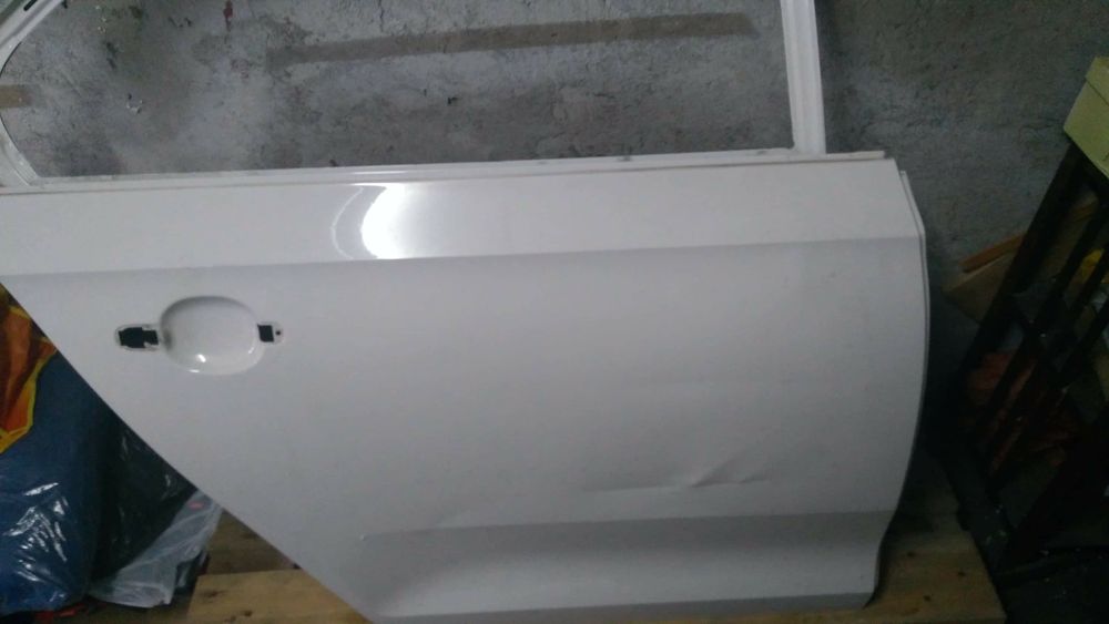 Skoda Rapid - tylne, prawe drzwi