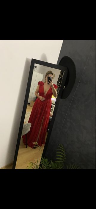 Sukienka czerwona Vellu