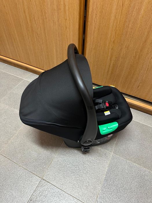 Chicco Kiros + Base ISOFIX + Acessórios – Excelente estado