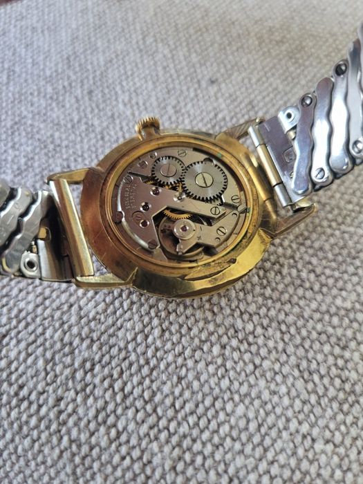 CORNAVIN Geneve 17 rubis Antimagnetic zegarek pozłacany Szwajcarski