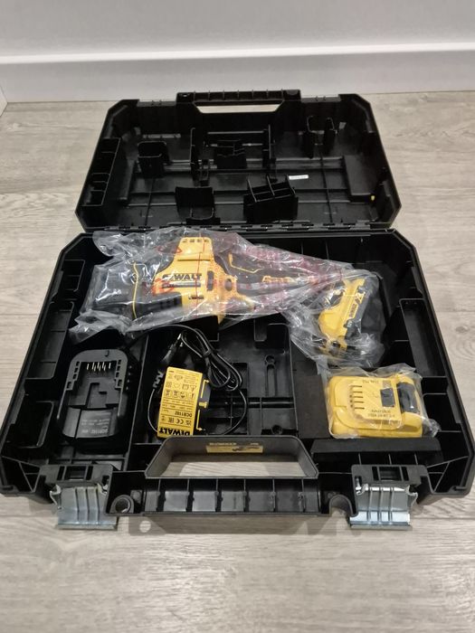 DeWalt - Piła szablasta akumulatorowa 12V 2x2Ah