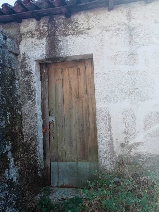 Casa de aldeia à venda em Telões