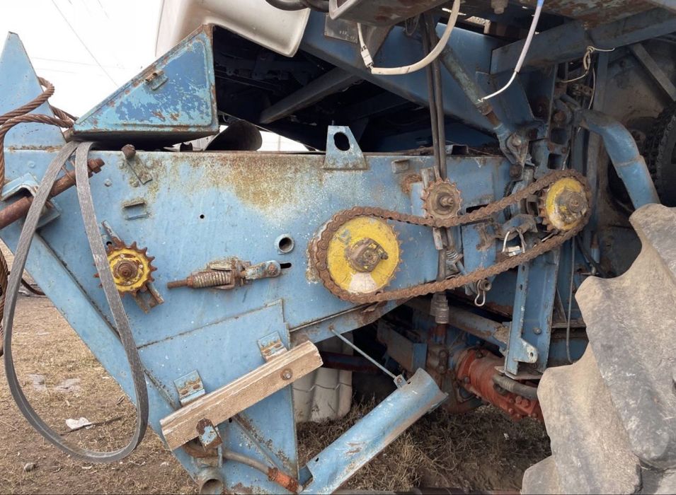 Комбайн СЛАВУТИЧ  КЗС-9.1 робочий