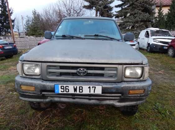 Разборка Toyota Hilux бампера крила двері фари ліхтарі дзеркала Шрот