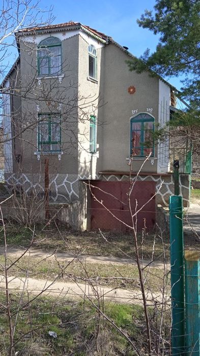 Дача, 8х8м, 2 поверха + гараж + підвал, 18 соток