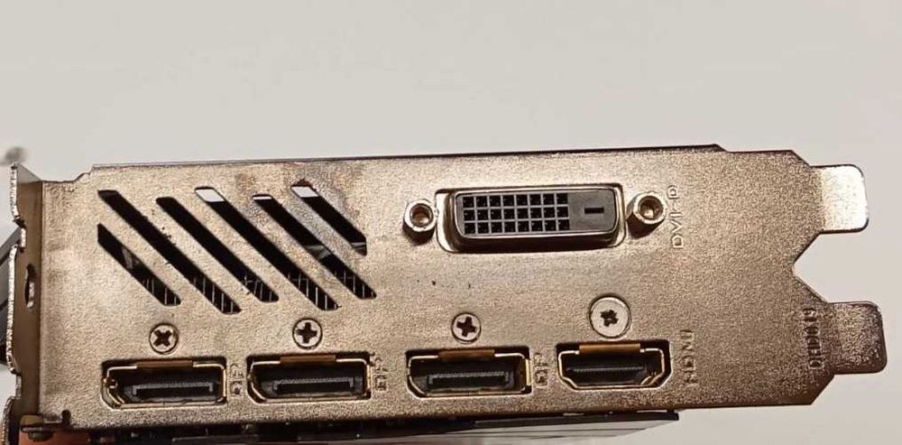 Placa gráfica - Gigabyte AORUS RX 570 4GB, GDDR5