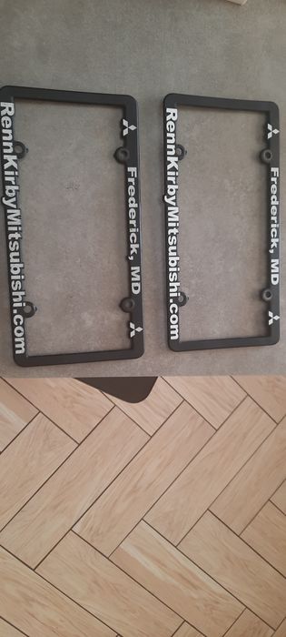 Рамка на номерний знак.