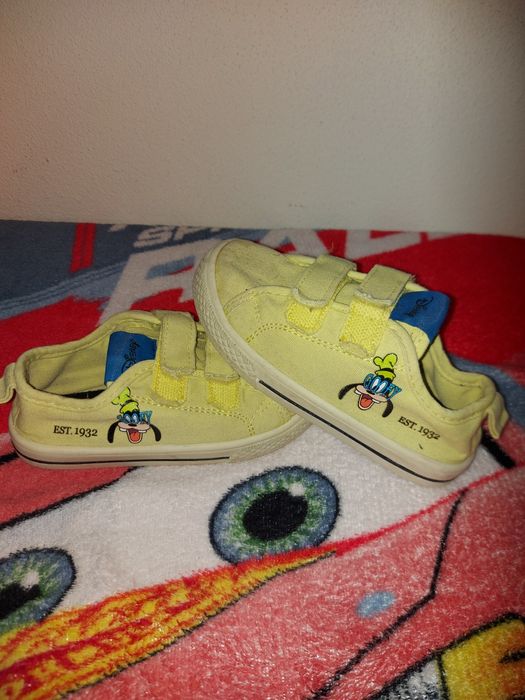 Sapatilhas com imagem da Disney