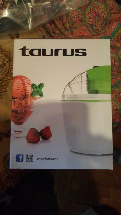 Máquina de Gelados Taurus Tasty n'Cream NOVA na caixa