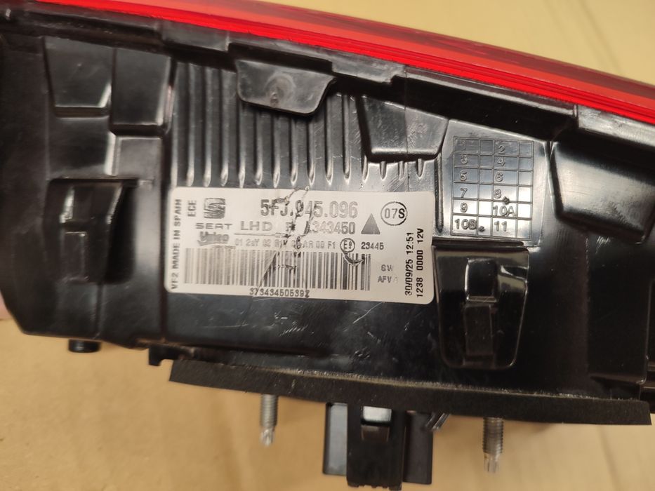 Lampa Led Tył Prawa w Klapę Bagażnika Seat Tarraco 25r Oryginał
