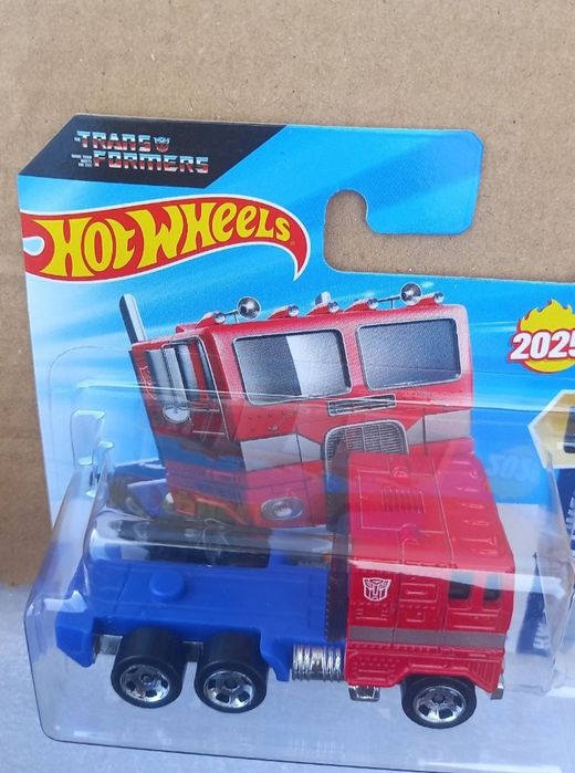 Optimus prime hot wheels