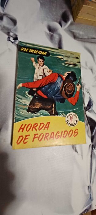 Livro _Horda de Foragidos_ de Joe Sheridan