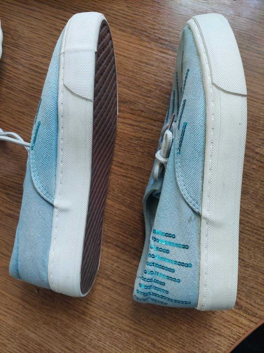 Жіночі джинсові кеди.