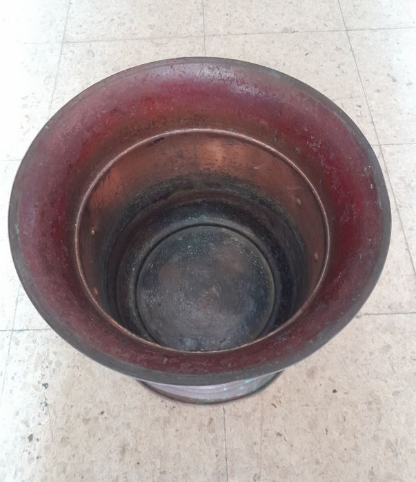 Peça decorativa em metal