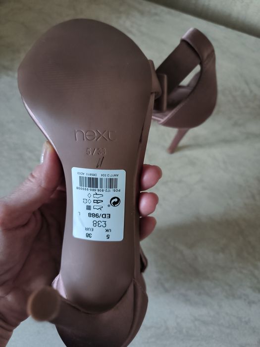 Босоніжки святкові на 38 розмір