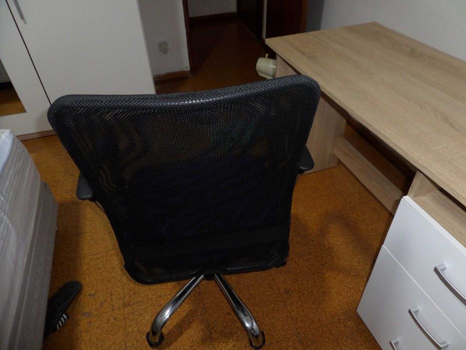 Conjunto Escritório Conforama: Secretária  + Cadeira de Secretária