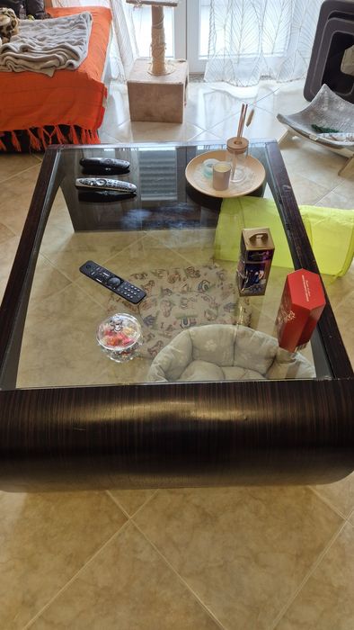 Mesa de centro, madeira maciça com vidro, 80cm largura, altura 43cm e