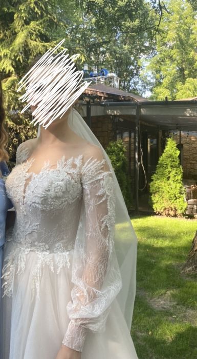 Продаю весільну сукню