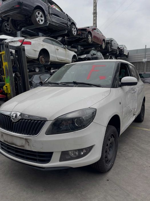 Skoda Fabia 2014 para peças
