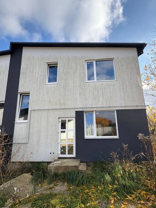 р Двоян у масиві Криниченька, двоповерховий, автономне газове