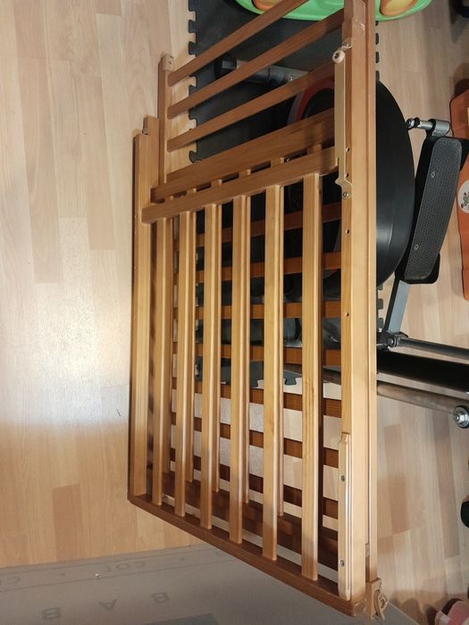 Cama de bebé com colchão