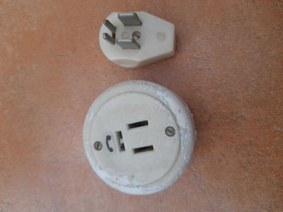Tomada e ficha para telefone analógico
