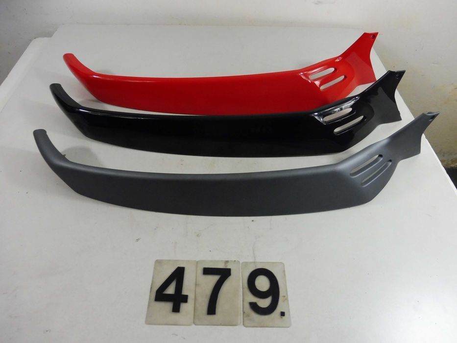 Piaggio Vespa GTS 125 / 250 / 300 nowa owiewka boczek  05-18r. A479