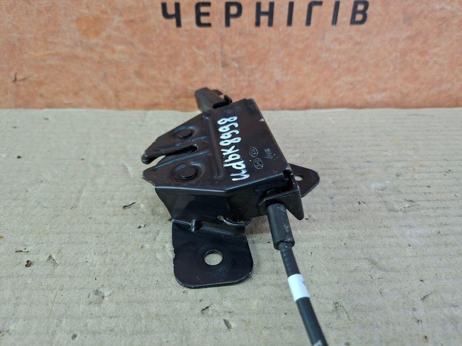 Kia Carens 2013-2019 Замок капота