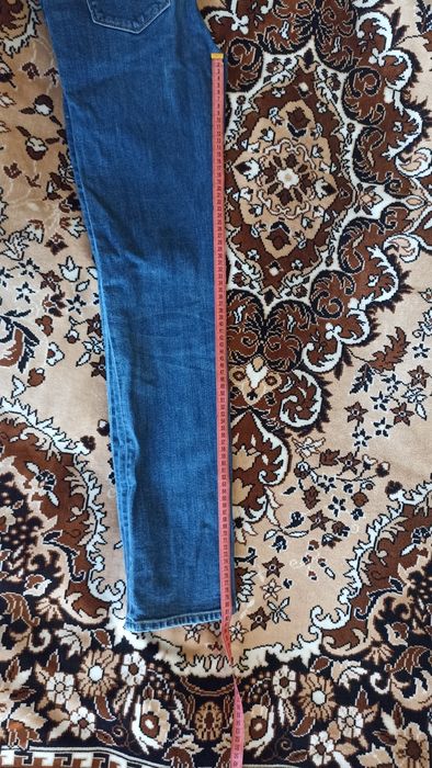 Продам джинси Levi's