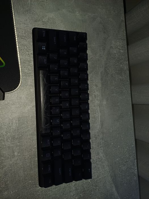 HyperX Alloy Origins 60 – Como Novo | Switches Red | Layout Inglês
