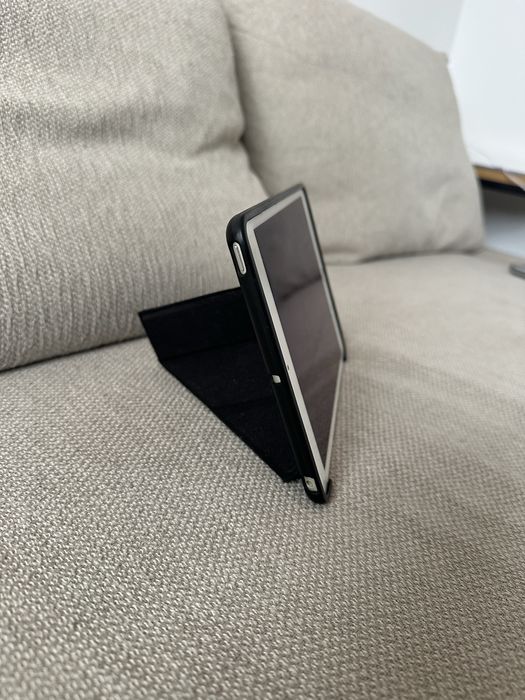 iPad mini 4 with case460149964396963841