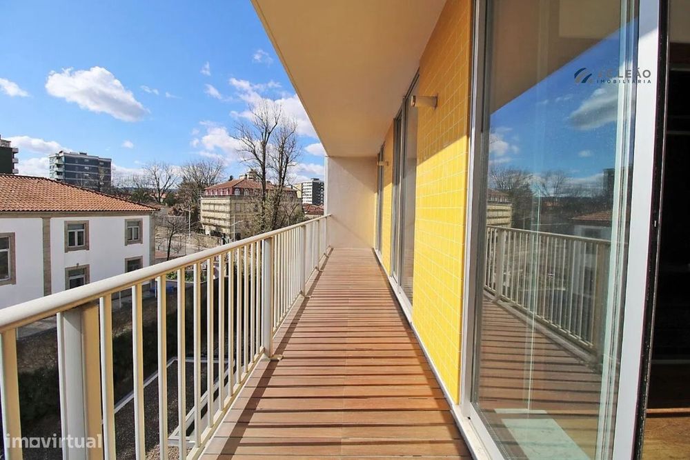 Apartamento T3 com 180 m2 no condomínio dos Choupos em Santo Tirso — Santo Tirso, Couto (Santa Cristina E São Miguel) E Burgães, Porto