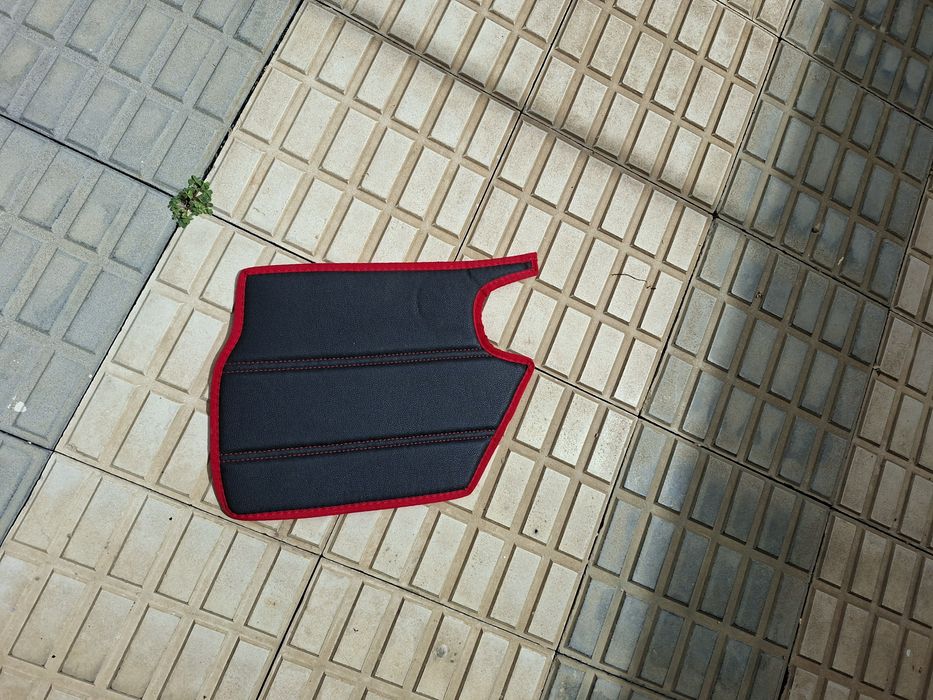 Conjunto tapetes e capas bancos Scania S + mesa de tablier
