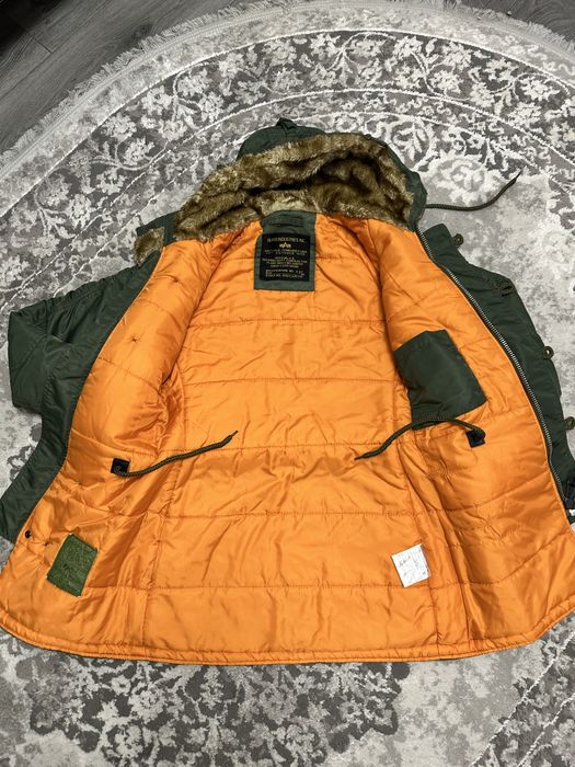 Жіноча парка / куртка Alpha Industries.