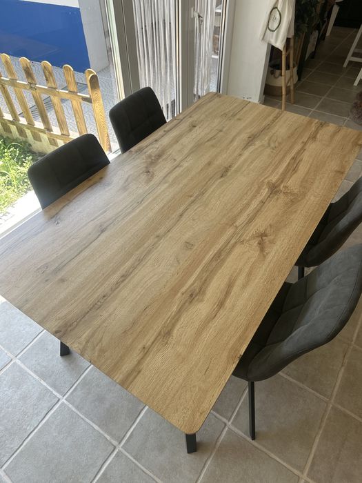 Mesa de jantar (6pax) + 6 Cadeiras