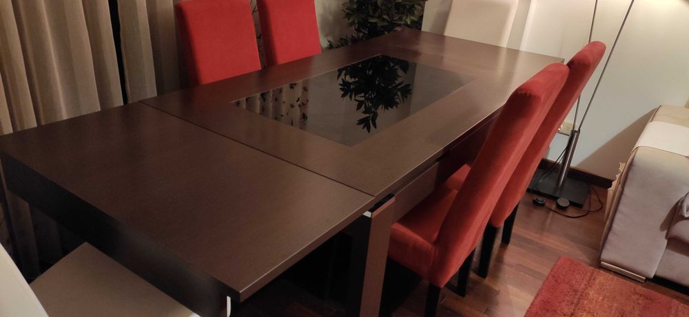Mesa de jantar em ótimo estado (praticamente nova)