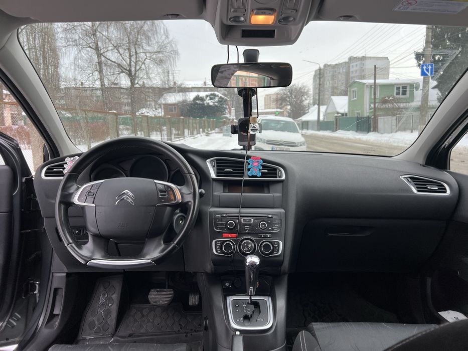 Продам власний автомобіль в чудовому доглянутому стані