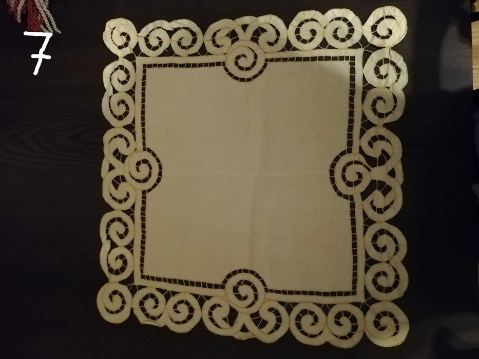 Conjunto de vários panos bordados