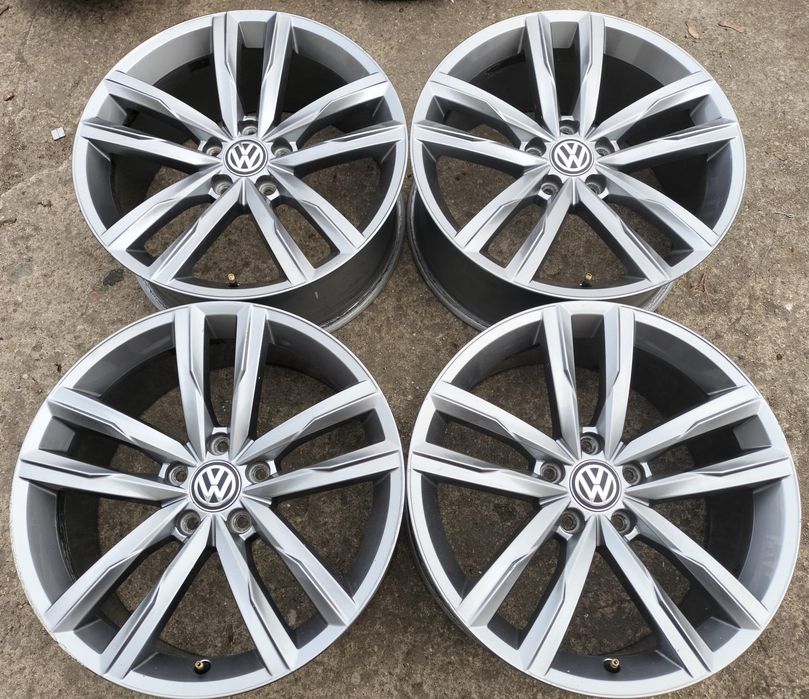 Felgi aluminiowe  VW Passat Sharan 8x18 ET44 5x112