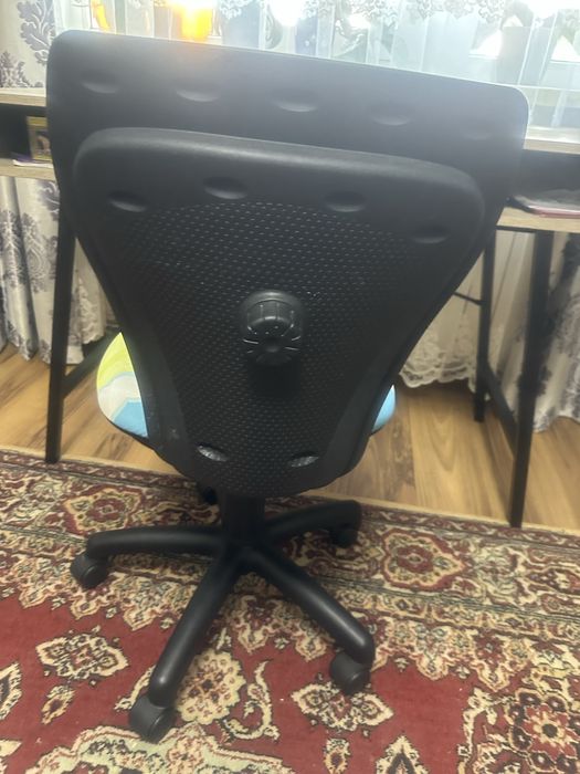 Продам стул для школи, стіл Jysk